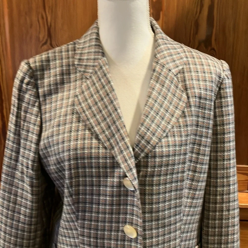 Gray skirt suit with blue orange white plaid 14 - Picture 3 of 7
